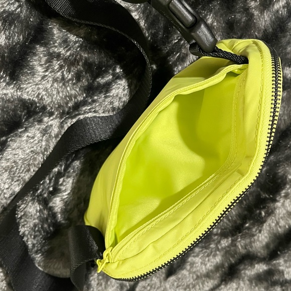 🌞 Lululemon Everywhere Belt Bag ~ 1 L ~ Lemon Vibe ~ Fanny Pack Design - Picture 6 of 9